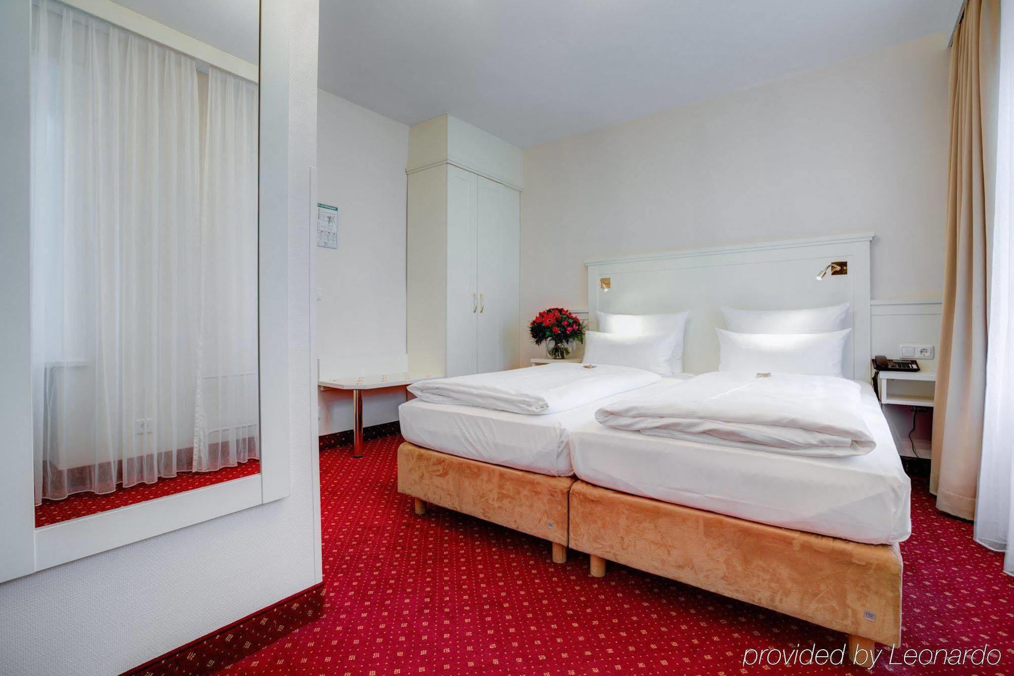 Hotel Furst Bismarck Hamburg Room photo
